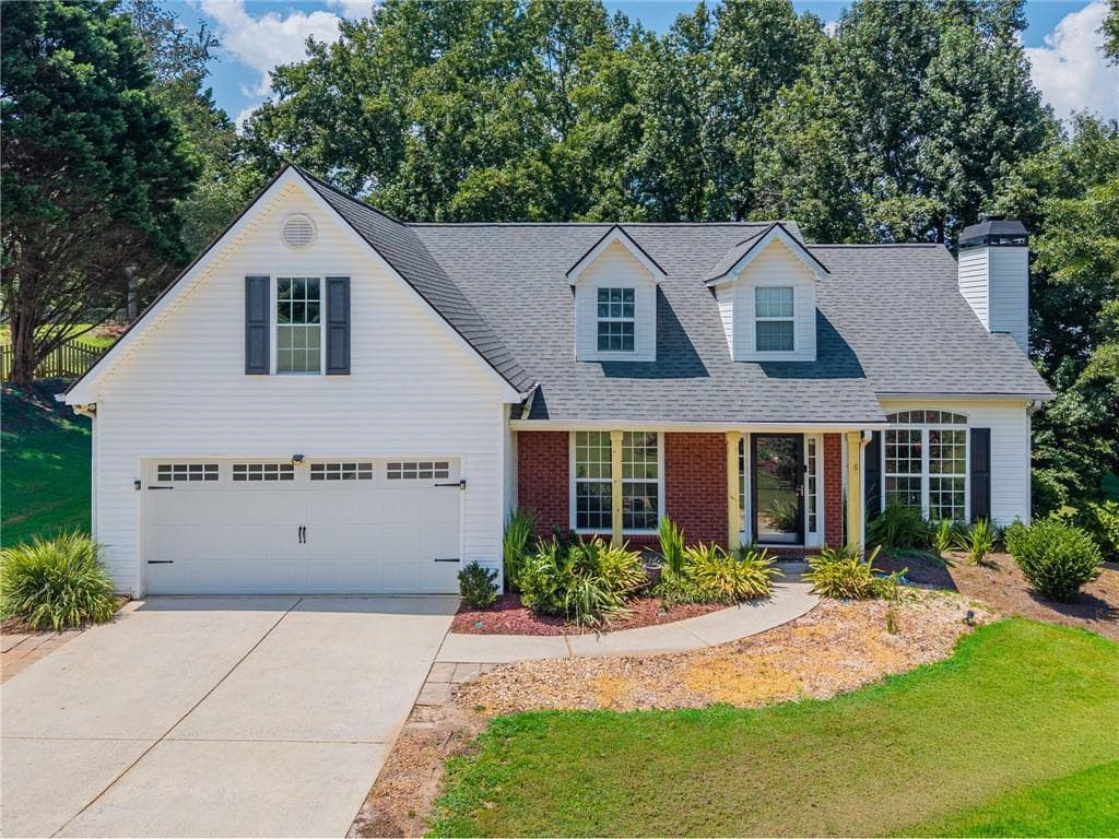 3 bedroom, 2 bathroom, 1,586 sq ft single family residence sold at 6078 Hillsdale Circle, Flowery Branch, GA 30542