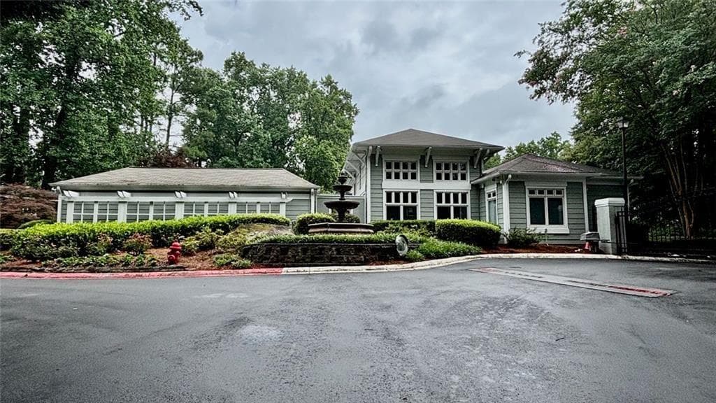 1 bedroom, 1 bathroom, 859 sq ft condominium sold at 713 Summit North Drive 713, Atlanta, GA 30324