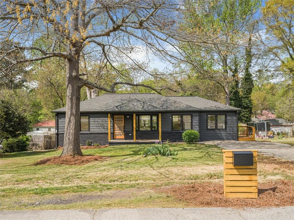 3 bedroom, 2 bathroom, 1,300 sq ft single family residence under contract at 960 Pine Forest Drive, Mableton, GA 30126