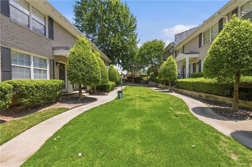 2 bedroom, 2 bathroom, 950 sq ft townhouse under contract at 2232 Dunseath Avenue 105, Atlanta, GA 30318