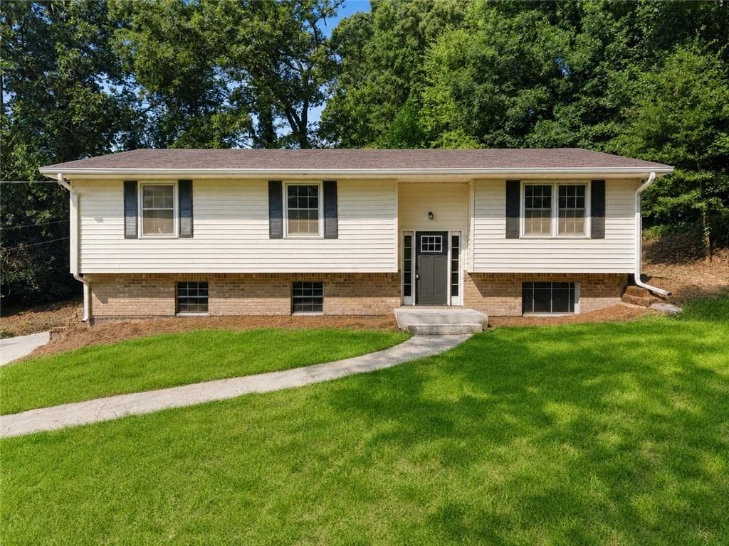 4 bedroom, 3 bathroom, 1,974 sq ft single family residence under contract at 2107 Windsor Drive, Snellville, GA 30078