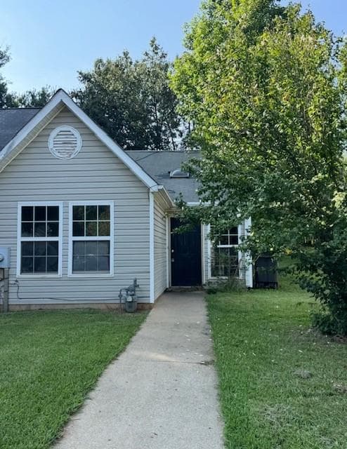 2 bedroom, 1 bathroom, 844 sq ft townhouse under contract at 9028 Stoneleigh Trace, Douglasville, GA 30134