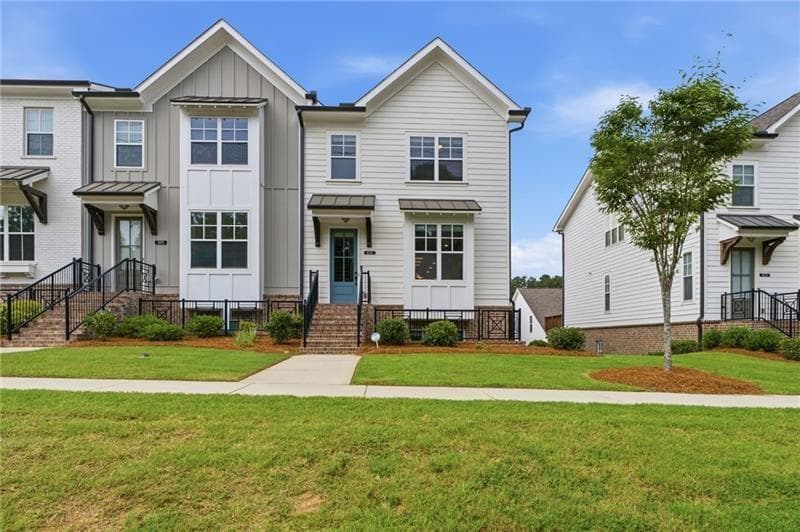3 bedroom, 4 bathroom, 2,263 sq ft townhouse under contract at 835 Green Sapling Trail, Suwanee, GA 30024