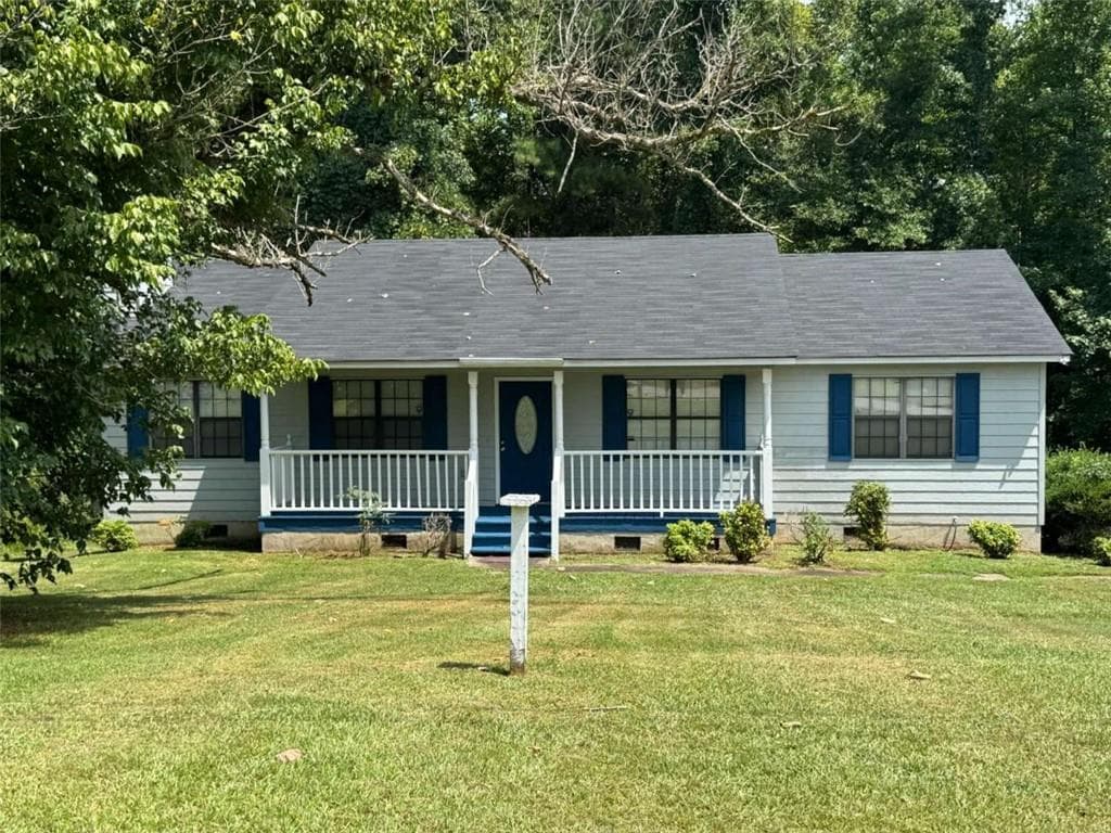3 bedroom, 2 bathroom, 1,422 sq ft single family residence for sale at 500 Ella Drive, Griffin, GA 30223