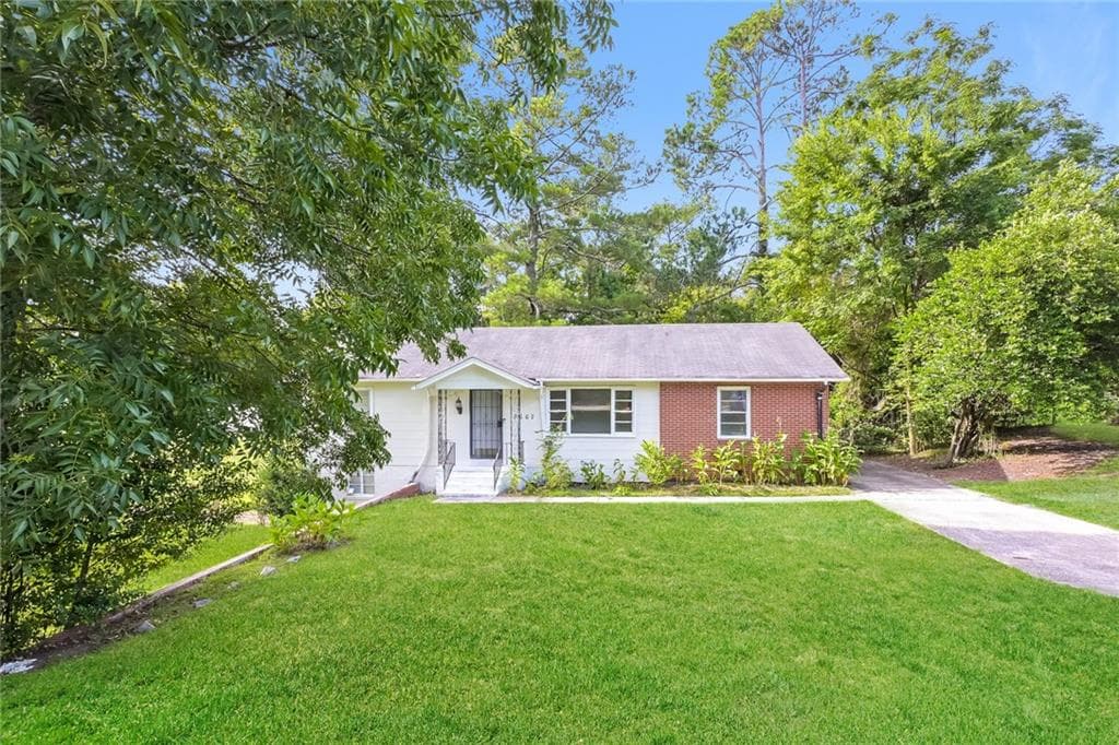 3 bedroom, 2 bathroom, 1,715 sq ft single family residence for sale at 3662 Brownley Drive, Macon, GA 31206