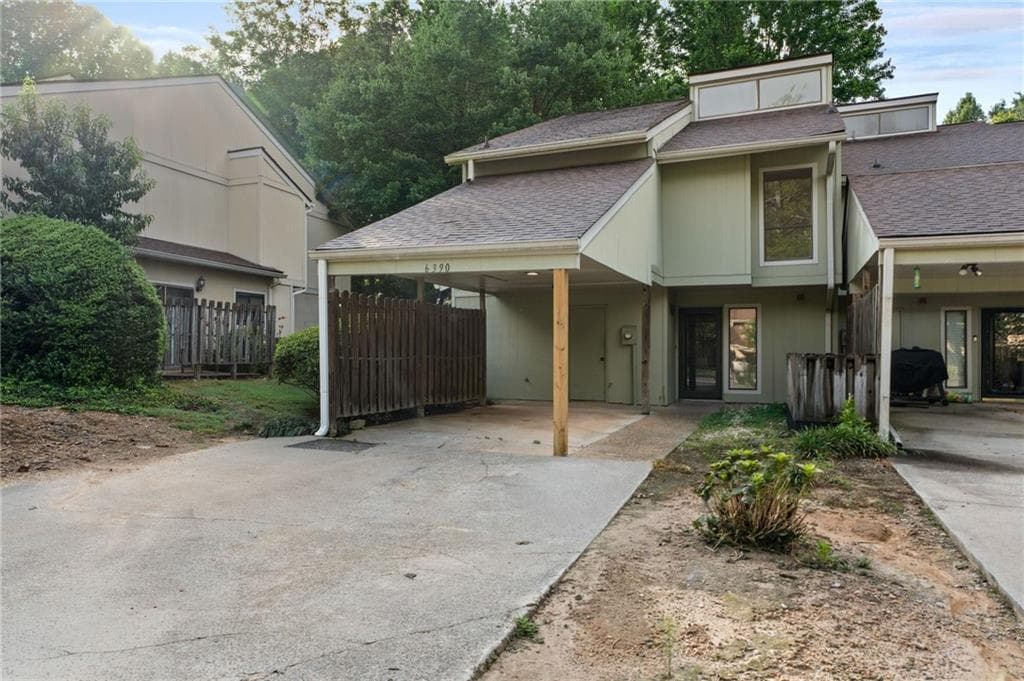 4 bedroom, 3 bathroom, 1,902 sq ft townhouse for sale at 6390 Hawthorne Terrace, Peachtree Corners, GA 30092