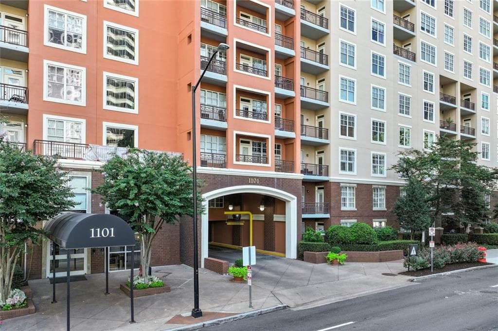 2 bedroom, 2 bathroom, 1,169 sq ft condominium for sale at 1101 Juniper Street #319, Atlanta, GA 30309