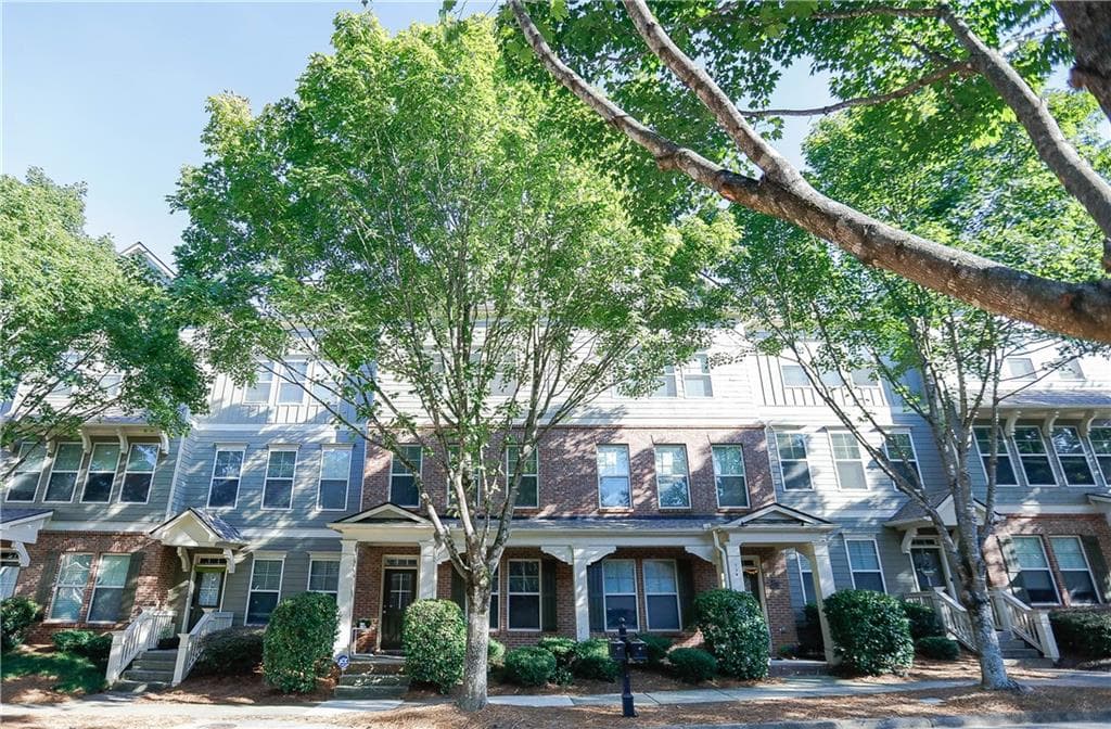 3 bedroom, 4 bathroom, 2,232 sq ft townhouse under contract at 708 Village Field Court, Suwanee, GA 30024