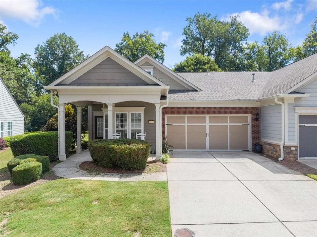 2 bedroom, 2 bathroom, 1,218 sq ft townhouse for sale at 6142 Longleaf Drive, Hoschton, GA 30548
