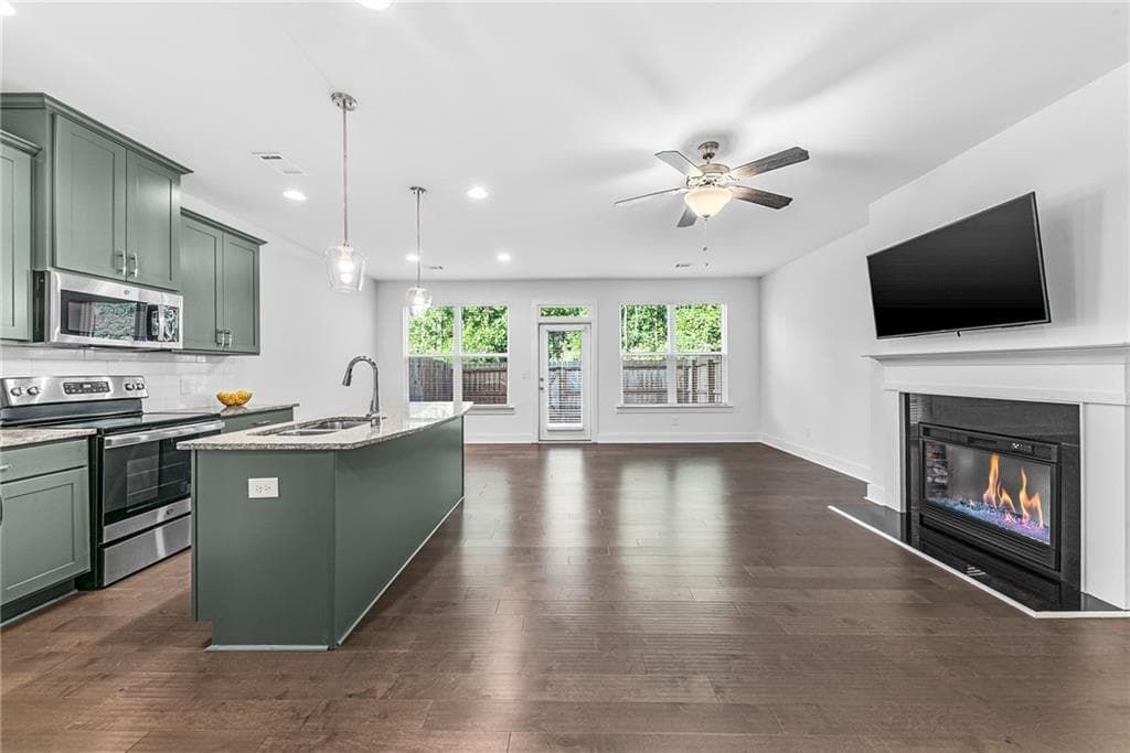 3 bedroom, 3 bathroom, 1,829 sq ft townhouse for sale at 487 Auburn Valley Way 186, Auburn, GA 30011