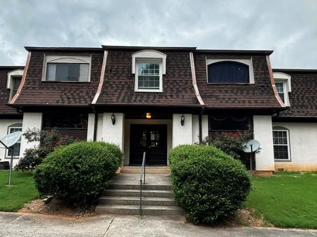 2 bedroom, 2 bathroom, 1,376 sq ft condominium for sale at 10 Rue Fontaine, Lithonia, GA 30038