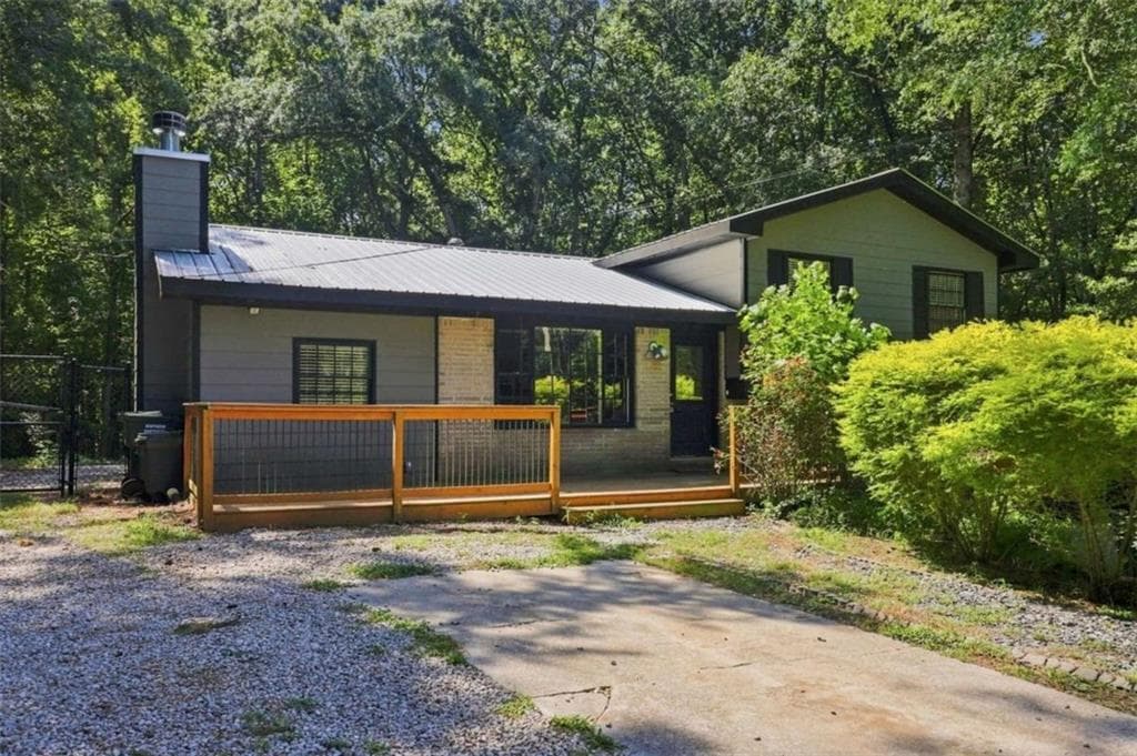 3 bedroom, 2 bathroom, 1,779 sq ft single family residence sold at 2840 Lois Lane, Loganville, GA 30052
