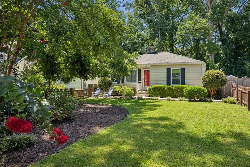 2 bedroom, 2 bathroom, 1,162 sq ft single family residence for sale at 313 Eleanor Street, Atlanta, GA 30317