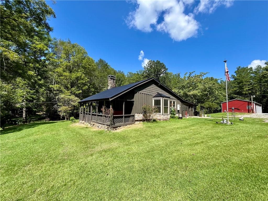 2 bedroom, 2 bathroom, 1,281 sq ft single family residence for sale at 581 N Garrett Branch Road, Ellijay, GA 30536