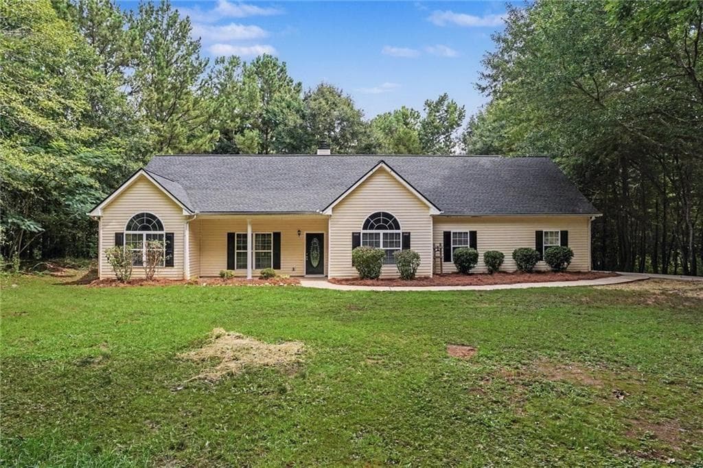 4 bedroom, 2 bathroom, 2,164 sq ft single family residence for sale at 1279 Coan Drive, Locust Grove, GA 30248