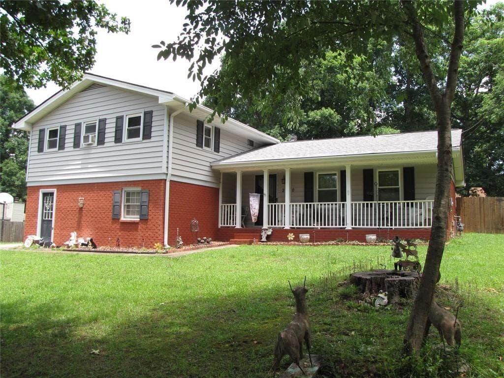 4 bedroom, 3 bathroom, 1,700 sq ft single family residence for sale at 2040 Old Concord Drive, Covington, GA 30016