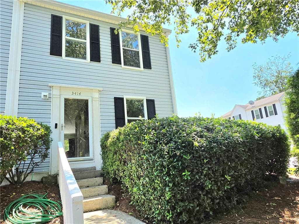 2 bedroom, 2 bathroom, 1,152 sq ft townhouse for sale at 3414 Misty Harbour Trail, Atlanta, GA 30340