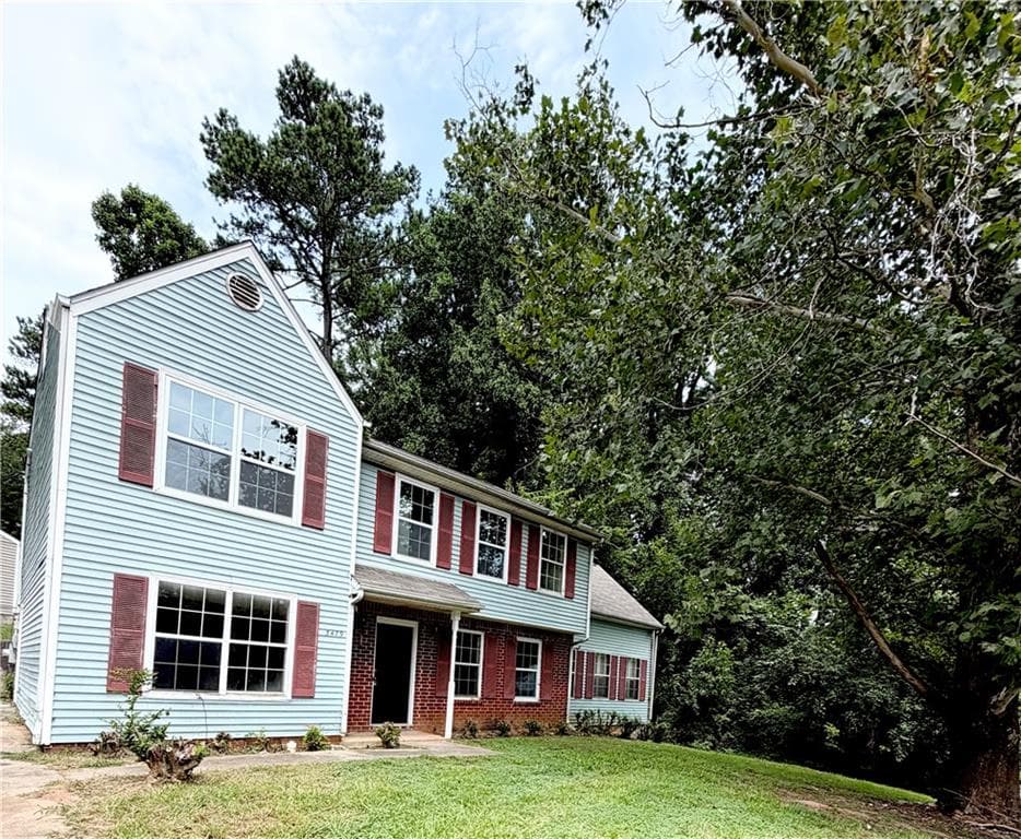 4 bedroom, 3 bathroom, 2,000 sq ft single family residence for sale at 3479 Meadowlane Circle, Atlanta, GA 30331