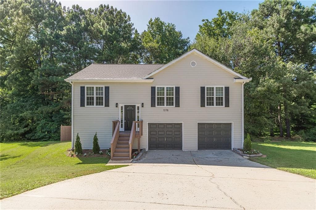 4 bedroom, 2 bathroom, 1,736 sq ft single family residence under contract at 1278 Lynx Court, Hampton, GA 30228