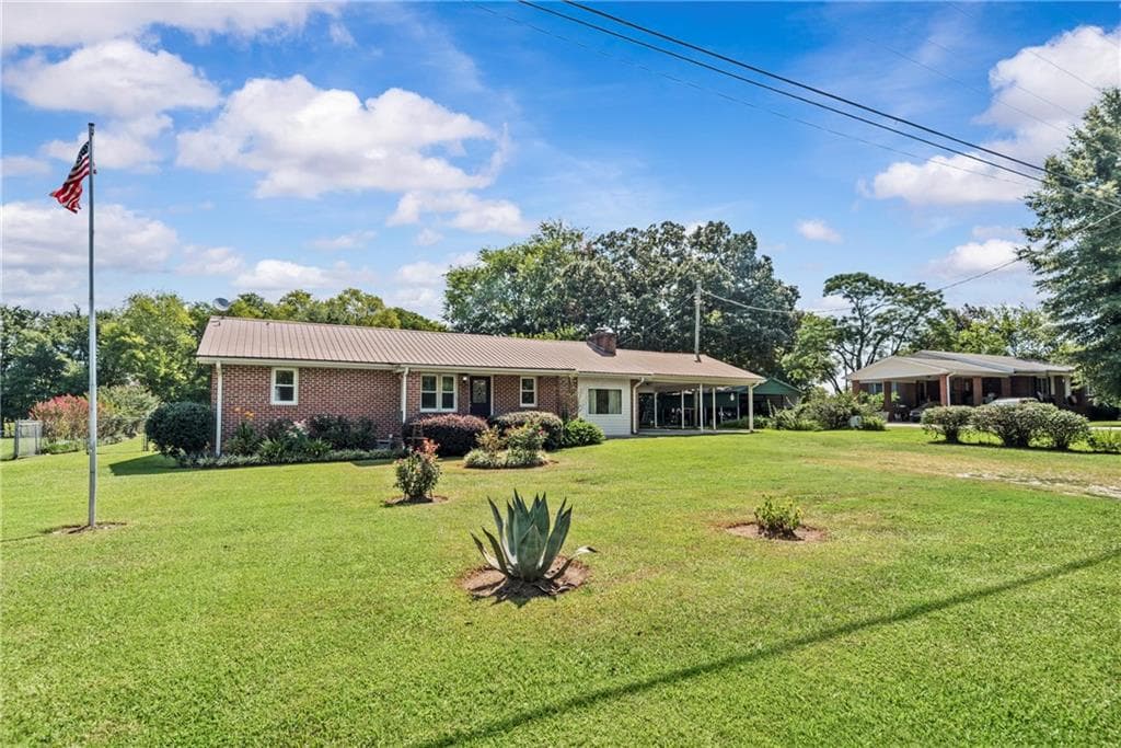 3 bedroom, 2 bathroom, 1,508 sq ft single family residence for sale at 2342 Washington Highway, Elberton, GA 30635