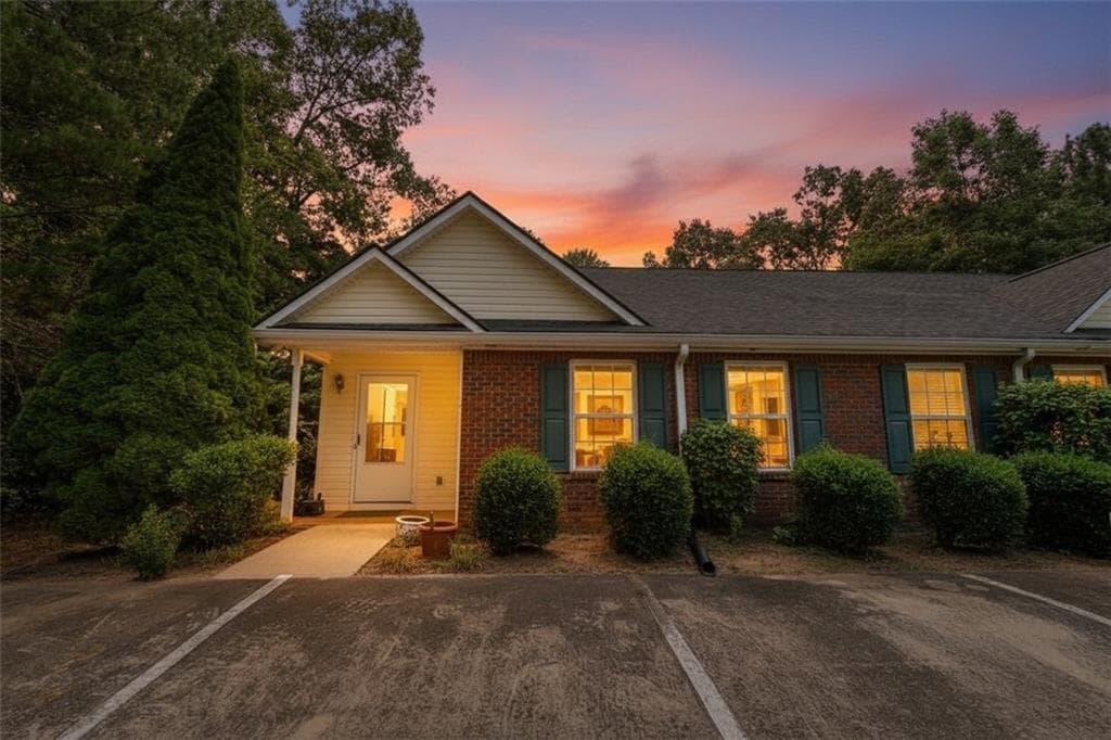 2 bedroom, 2 bathroom, 1,164 sq ft condominium for sale at 4012 Hidden Hollow Terrace A, Gainesville, GA 30506
