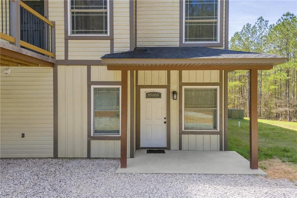 3 bedroom, 3 bathroom, 1,800 sq ft condominium for rent at 36 Spring Creek Court, Canon, GA 30520 for $1,500 a month