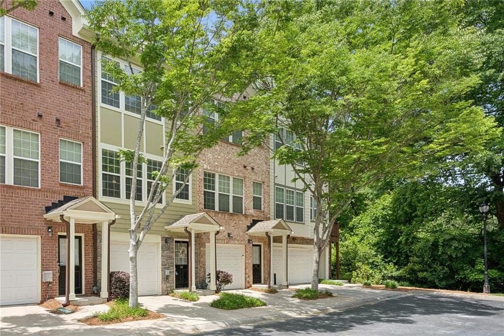 1 bedroom, 3 bathroom, 1,275 sq ft townhouse for sale at 3732 Ashford Creek Lane 2203, Atlanta, GA 30319
