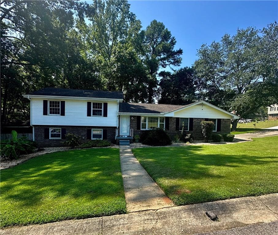 4 bedroom, 3 bathroom, 1,876 sq ft single family residence under contract at 6892 Maddox Road, Morrow, GA 30260