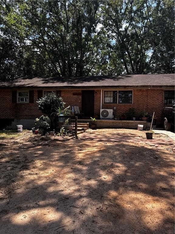 4 bedroom, 1 bathroom, 1,326 sq ft single family residence for sale at 301 Essex Drive, Jonesboro, GA 30238