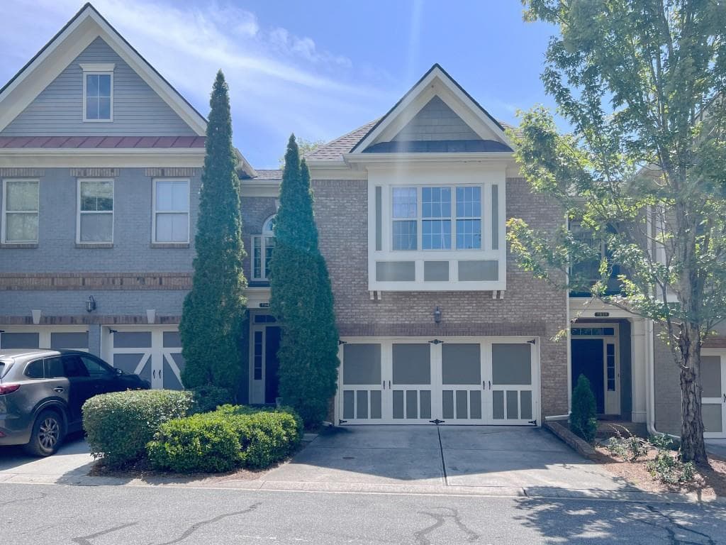 4 bedroom, 4 bathroom, 2,228 sq ft townhouse under contract at 7945 Highland Bluff, Sandy Springs, GA 30328