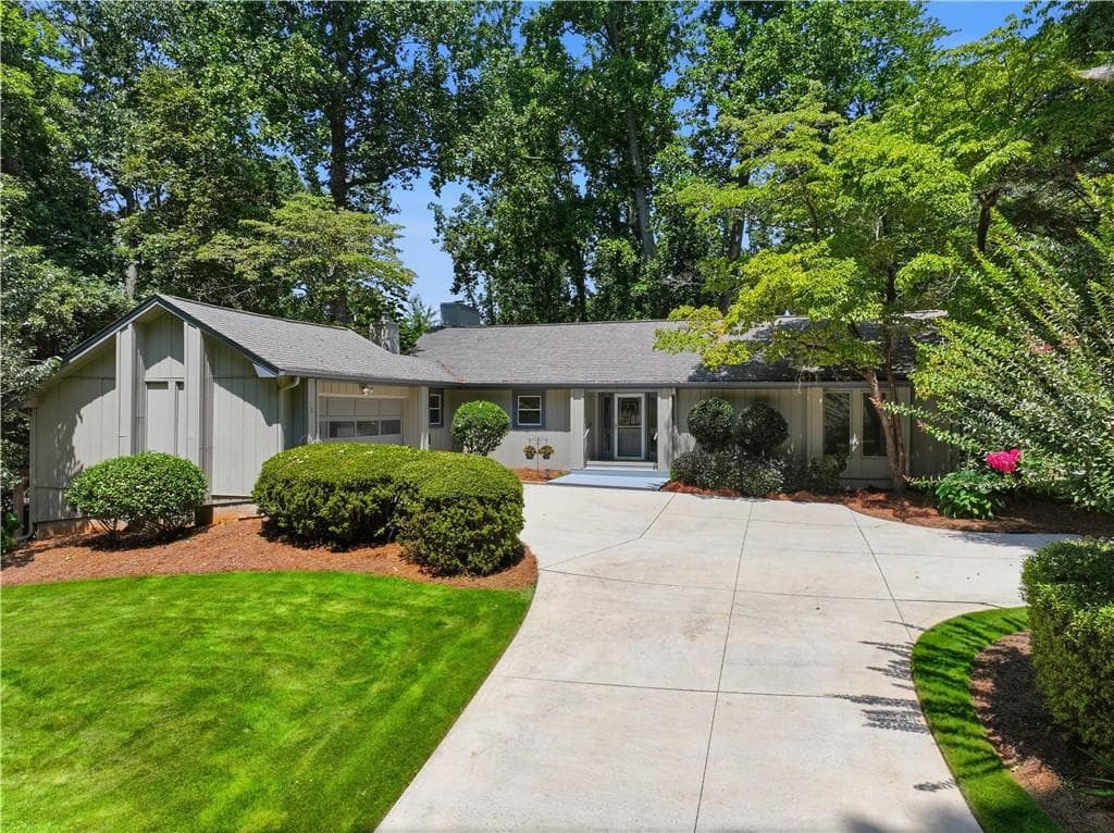 4 bedroom, 3 bathroom, 2,980 sq ft single family residence for sale at 5353 High Harbor Court, Gainesville, GA 30504