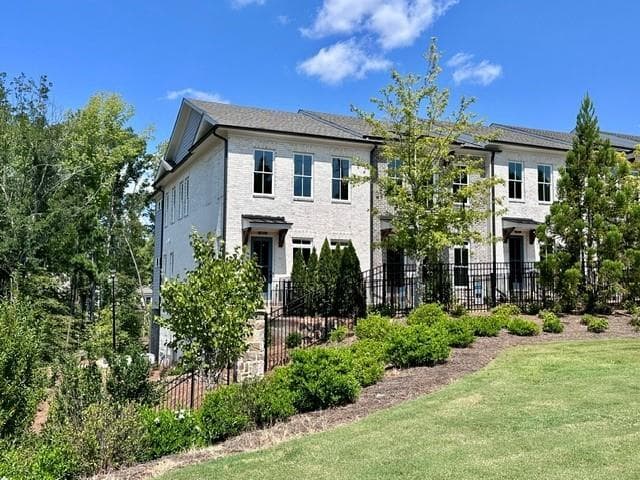 4 bedroom, 4 bathroom, 2,400 sq ft townhouse under contract at 502 Whatton Road 1, Johns Creek, GA 30022