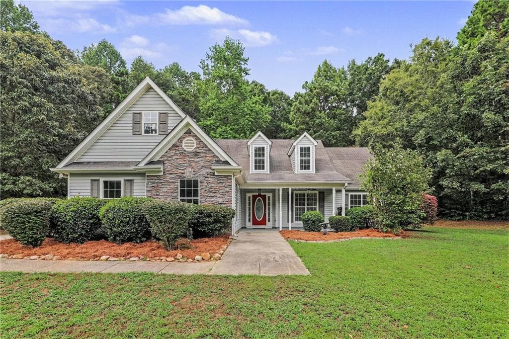 4 bedroom, 2 bathroom, 1,929 sq ft single family residence under contract at 250 Dillion Drive, Hampton, GA 30228