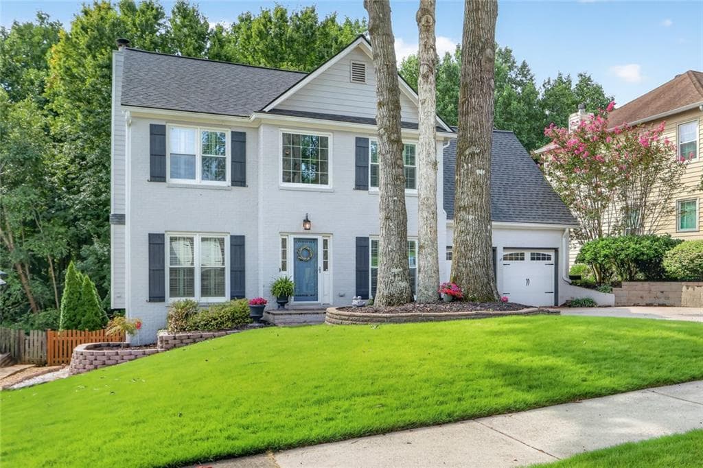 4 bedroom, 3 bathroom, 2,774 sq ft single family residence sold at 10680 Pinewalk Forest Circle, Alpharetta, GA 30022
