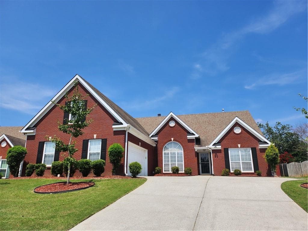 3 bedroom, 2 bathroom, 2,609 sq ft single family residence for rent at 456 Canterbury Place Drive, Suwanee, GA 30024 for $2,650 a month