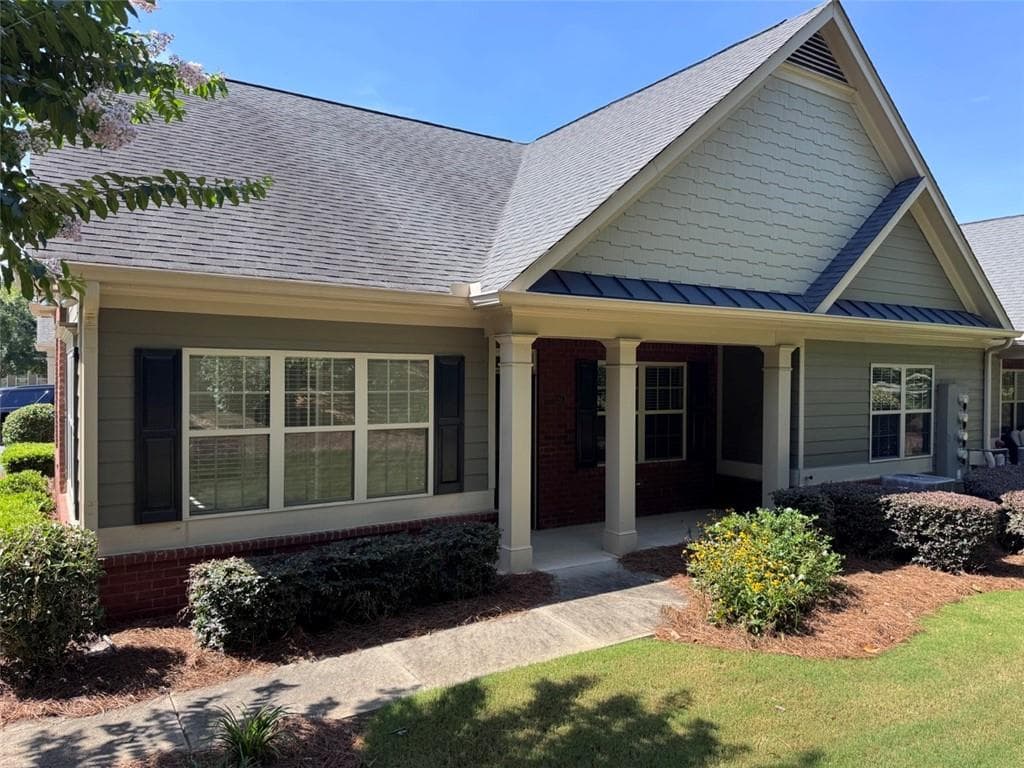 3 bedroom, 3 bathroom, 2,447 sq ft condominium for sale at 1515 Bluestone Drive, Cumming, GA 30041