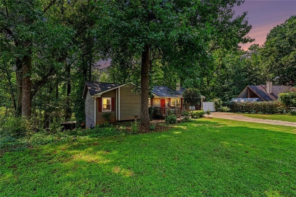 3 bedroom, 2 bathroom, 2,298 sq ft single family residence under contract at 2845 Cinnamon Court, Conyers, GA 30094