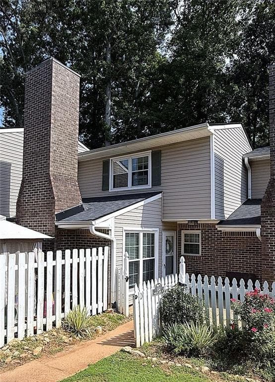 2 bedroom, 2 bathroom, 1,162 sq ft condominium for sale at 554 Picketts Bend Circle, Marietta, GA 30008