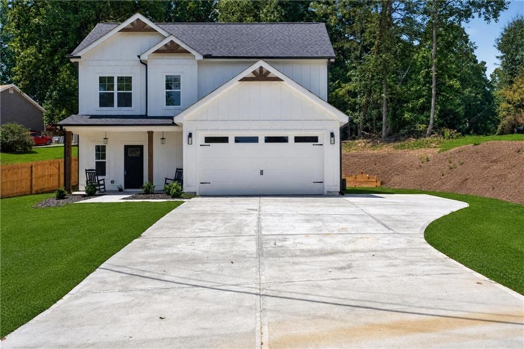 3 bedroom, 3 bathroom, 1,700 sq ft single family residence sold at 3385 Carlton Road, Cumming, GA 30041
