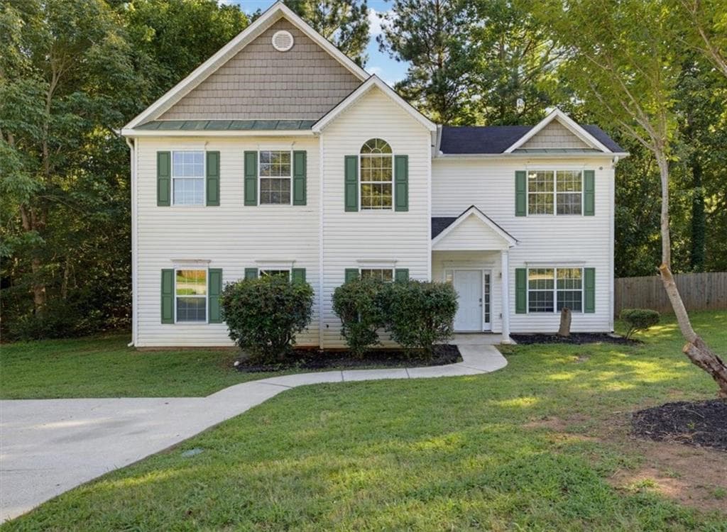 3 bedroom, 3 bathroom, 1,874 sq ft single family residence for sale at 4060 Robin Circle, College Park, GA 30349