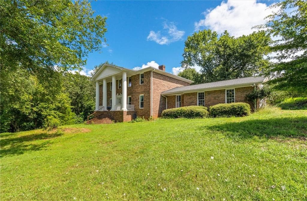 5 bedroom, 4 bathroom, 3,586 sq ft single family residence for sale at 835 Kent Rd, Bowdon, GA 30108