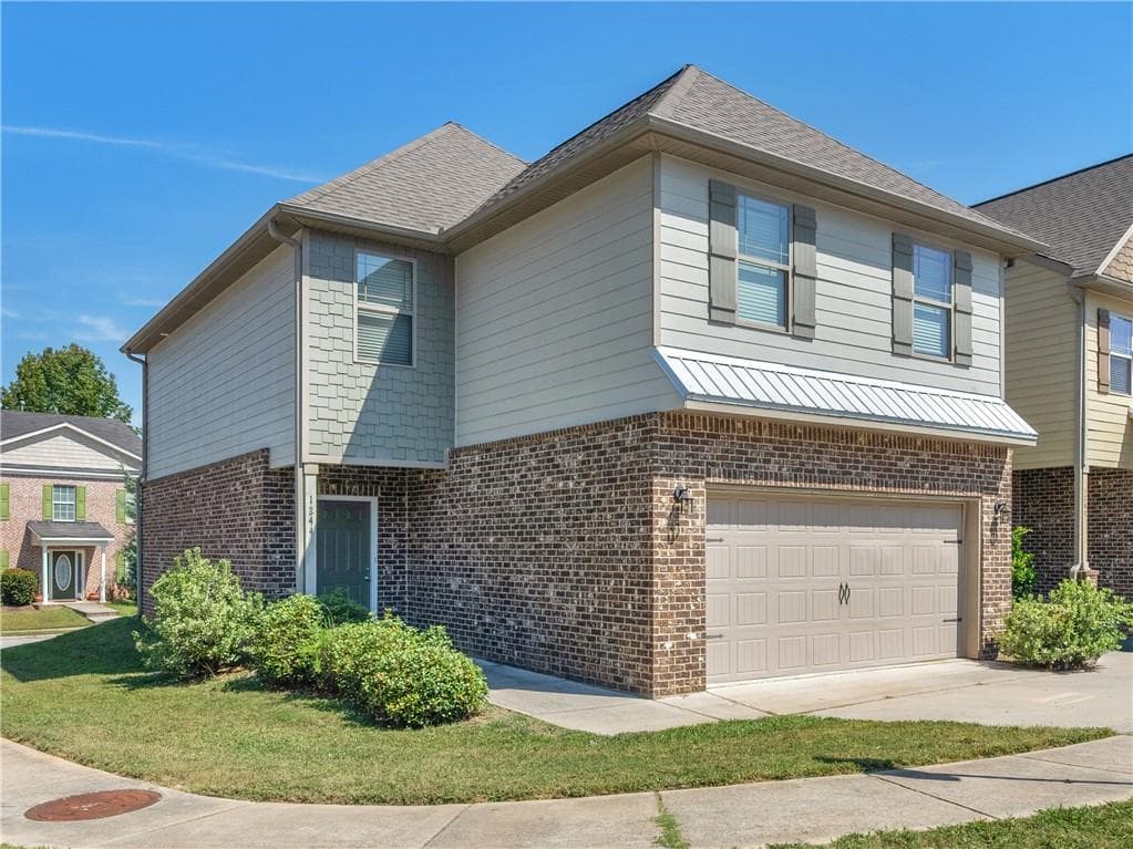 4 bedroom, 3 bathroom, 2,079 sq ft single family residence for sale at 1244 Faye Court, Mcdonough, GA 30253