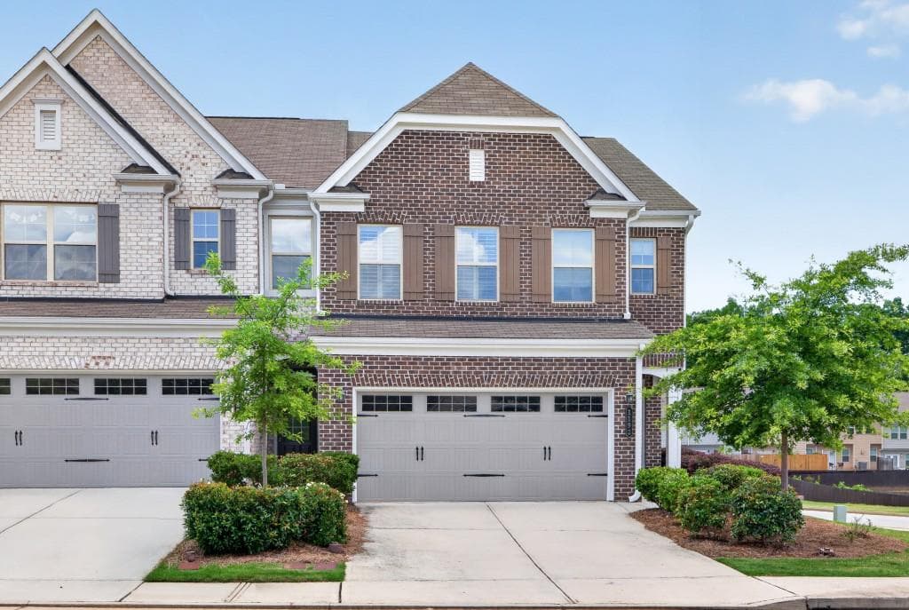 3 bedroom, 3 bathroom, 1,988 sq ft townhouse for sale at 1192 Lanier Willow Path, Buford, GA 30518