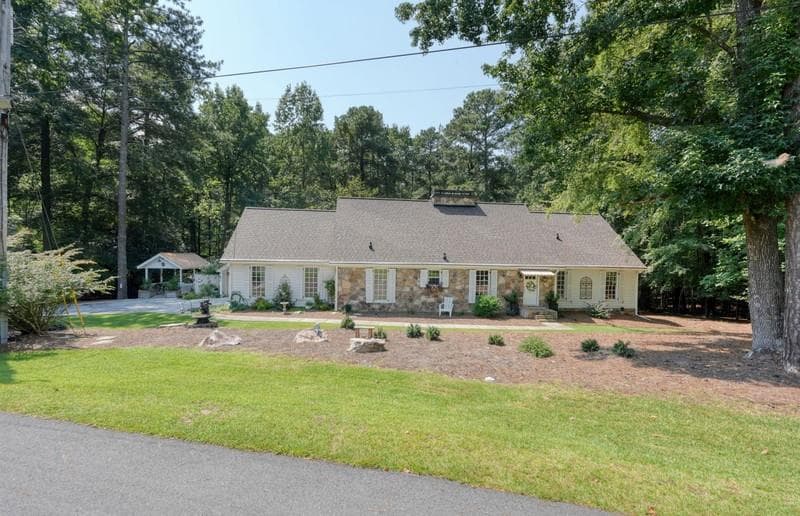 4 bedroom, 4 bathroom, 2,176 sq ft single family residence under contract at 5005 George Washington Avenue, Acworth, GA 30101