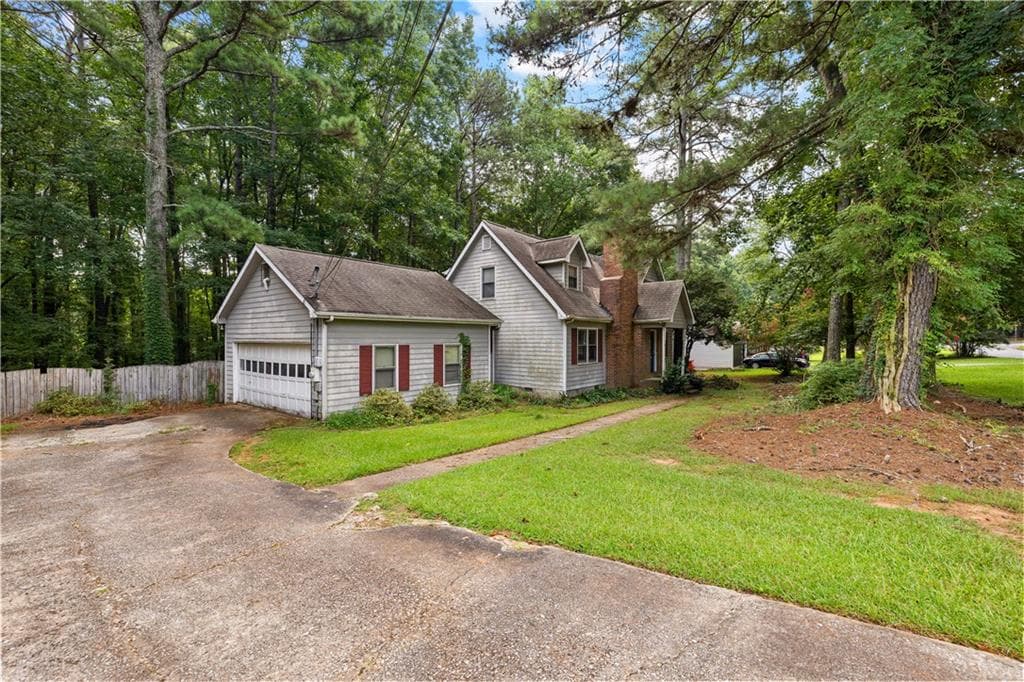 4 bedroom, 3 bathroom, 1,746 sq ft single family residence for sale at 9330 Hidden Hollow Trail, Jonesboro, GA 30236