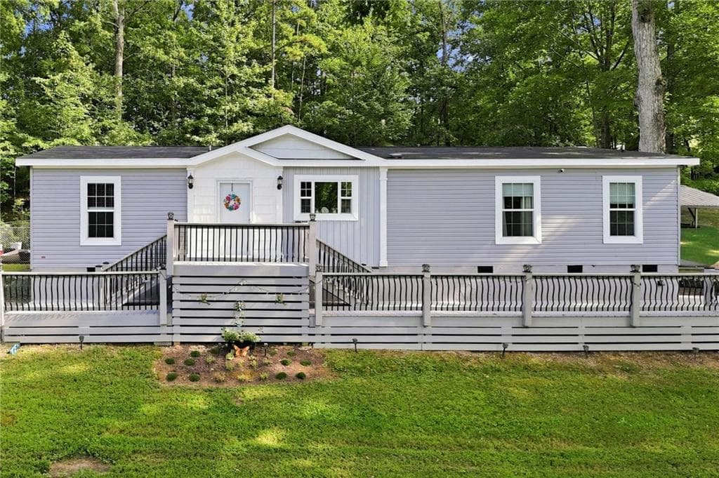3 bedroom, 2 bathroom, 1,920 sq ft single family residence under contract at 1301 Gardner Spring Road, Adairsville, GA 30103