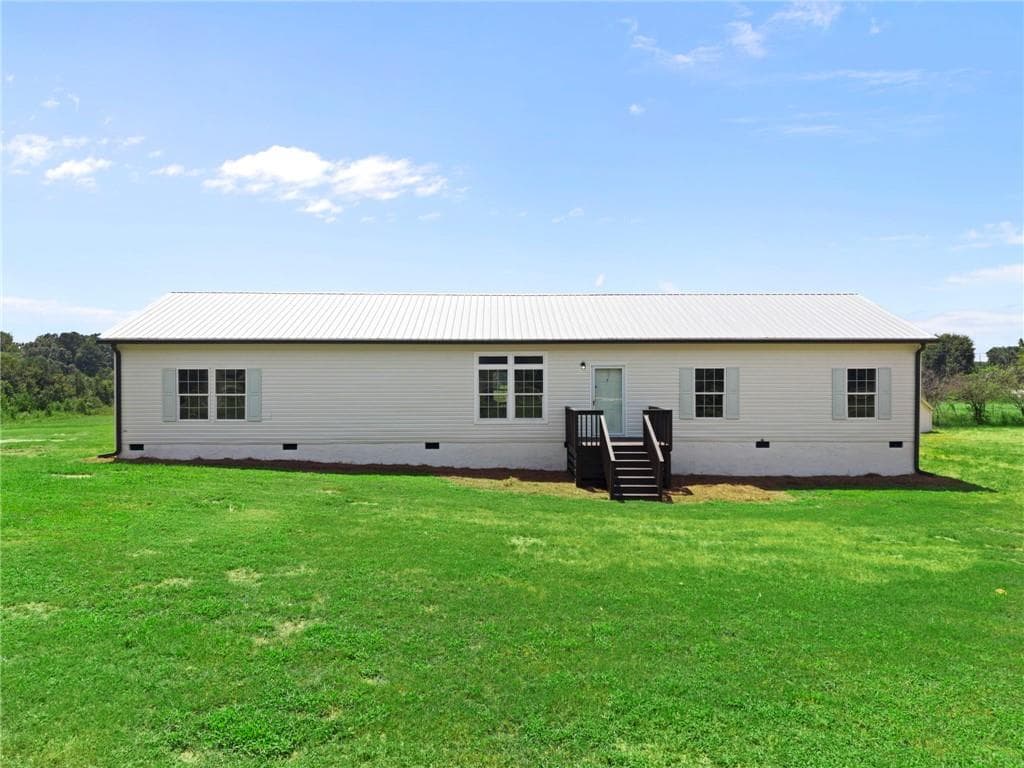 4 bedroom, 2 bathroom, 2,432 sq ft single family residence for sale at 1300 Credille Pond Road, Greensboro, GA 30642