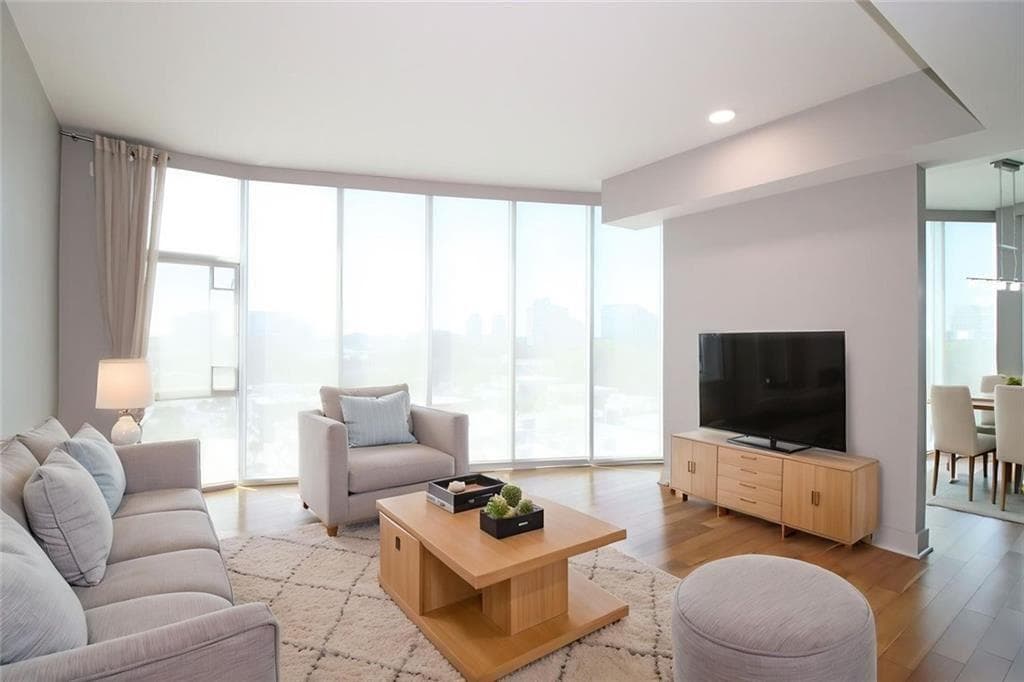 2 bedroom, 2 bathroom, 444 sq ft condominium under contract at 4561 Olde Perimeter Way 1002, Dunwoody, GA 30346
