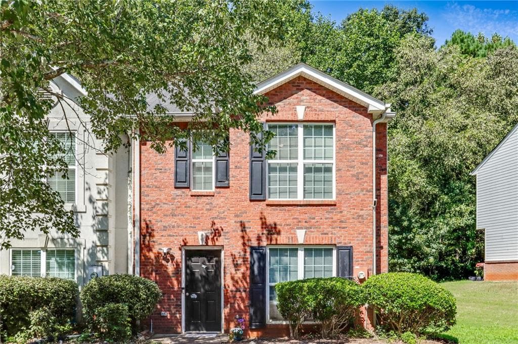 3 bedroom, 3 bathroom, 1,560 sq ft townhouse under contract at 3347 Waldrop Trail, Decatur, GA 30034