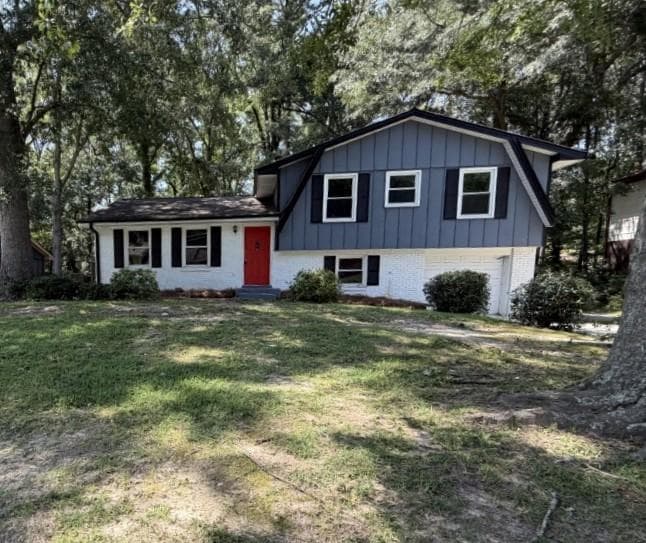 3 bedroom, 2 bathroom, 1,540 sq ft single family residence for sale at 220 Hurst Point, Atlanta, GA 30349
